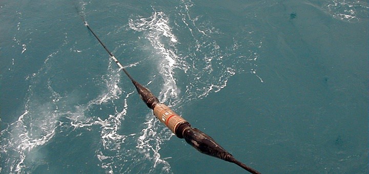 Tendido de cable submarino. Imagen: NEC