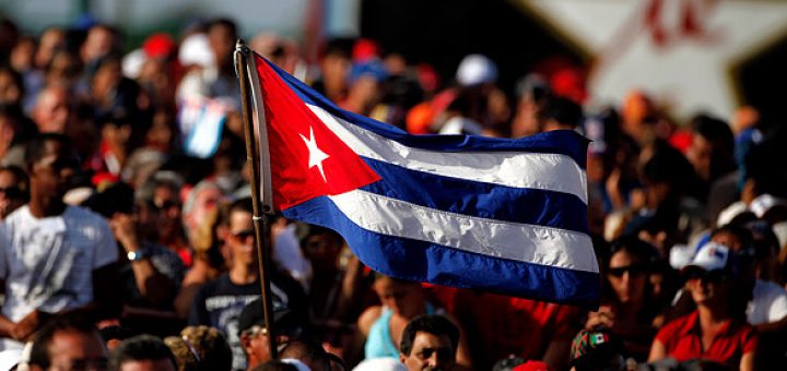 Cuba busca eficiencia en las inversiones en telefonía móvil, bajar los precios y aumentar la cantidad de usuarios
