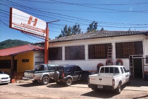 Centro de atención de Hondutel en la localidad de Valle de Ángeles