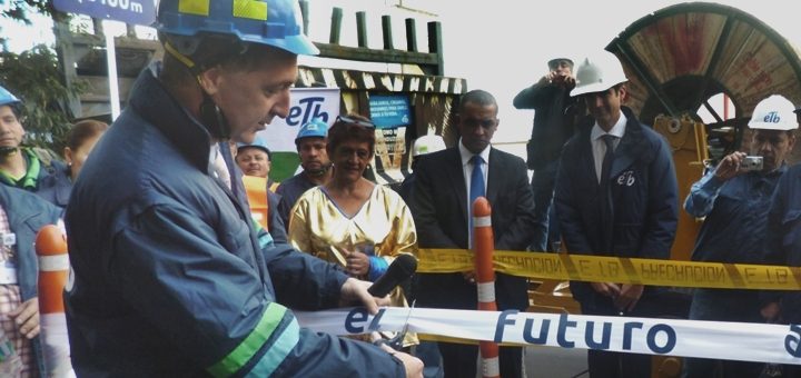 ETB construye anillos de fibra óptica en Medellín y Bucaramanga