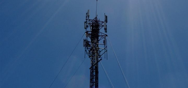 Licitación de 700 MHz en Brasil prevé distribución de 14 millones de decodificadores y conexión de 4.500 sitios rurales