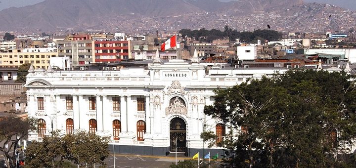 Perú: debatirán ley para autorizar automáticamente la expansión de infraestructura