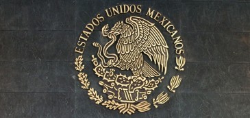 Escudo mexicano en la Residencia Oficial de los Pinos, Ciudad de México. Imagen: Presidencia de México.