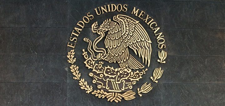 Escudo mexicano en la Residencia Oficial de los Pinos, Ciudad de México. Imagen: Presidencia de México.