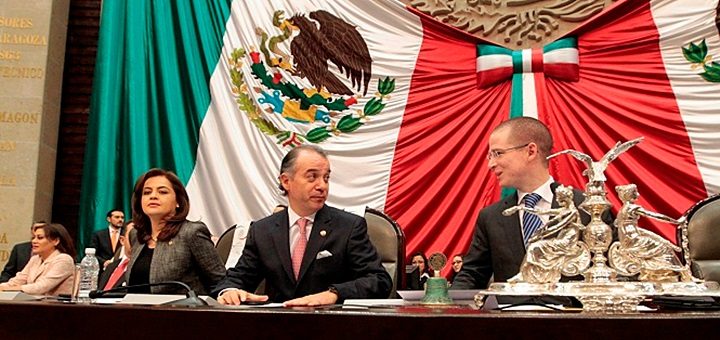 Sesión de Congreso General para declarar la apertura del Segundo Período Ordinario de Sesiones del Segundo Año de Ejercicio de la LXII Legislatura. Imagen: Senado.