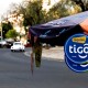 Venta de tarjetas de recarga Tigo en Bolivia. Imagen: Carling Hale/Flickr.