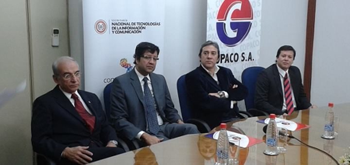 Firma de convenio entre Copaco y Senatics. Imagen: Senatics