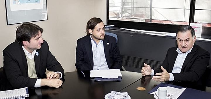 Reunión entre Norberto Berner, titular de la Secom y Julio Pereyra, presidente de FAM. Imagen: Secom