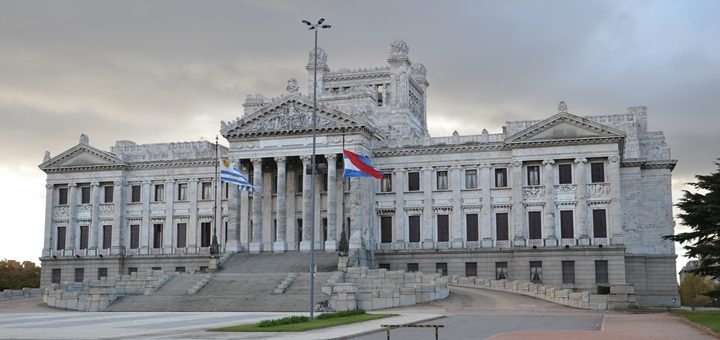 Parlamento de Uruguay. Imagen: Christian Córdova/ Flickr