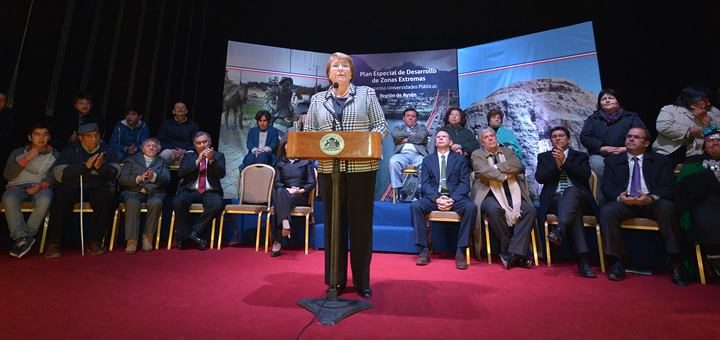 Michelle Bachelet durante su visita a Coyhaique. Imagen: Presidencia de Chile