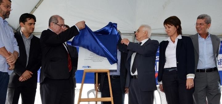 Paulo Bernardo en la inauguración de la Ciudad Digital Vitória da Conquista. Imagen: Ministério das Comunicações