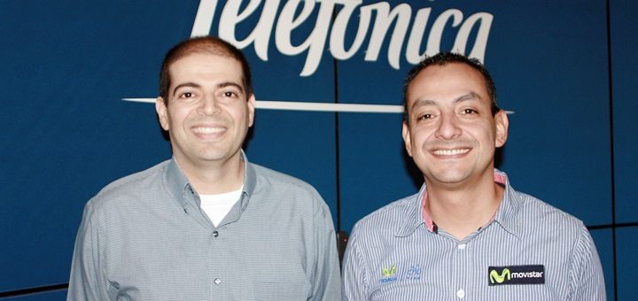 Eduardo García, gerente de Imagen, y Sergio Escobedo, gerente de Proyectos Especiales de Telefónica Centroamérica. Imagen: Telefónica.