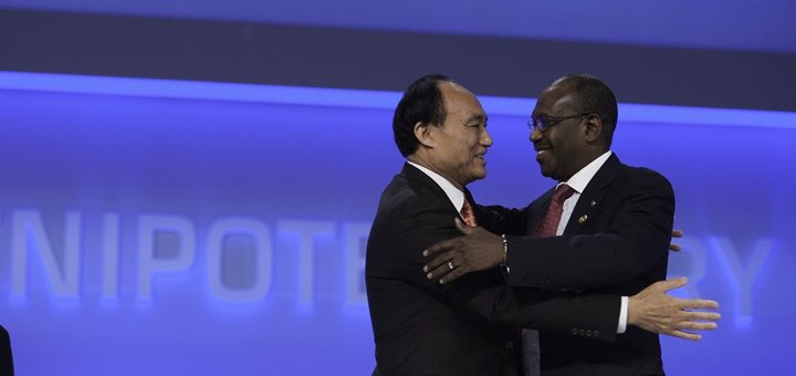 Houlin Zhao, secretario General electo de la UIT junto a Hamadoun Touré. Imagen: UIT