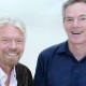 Richard Branson, presidente de Virgin Group, y Paul Jacobs, presidente de Qualcomm. Imagen: Mark Greenberg/ VIrgin Group