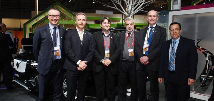 Representantes de la Secom y Ericsson en el MWC 2015. Imagen: Ericsson