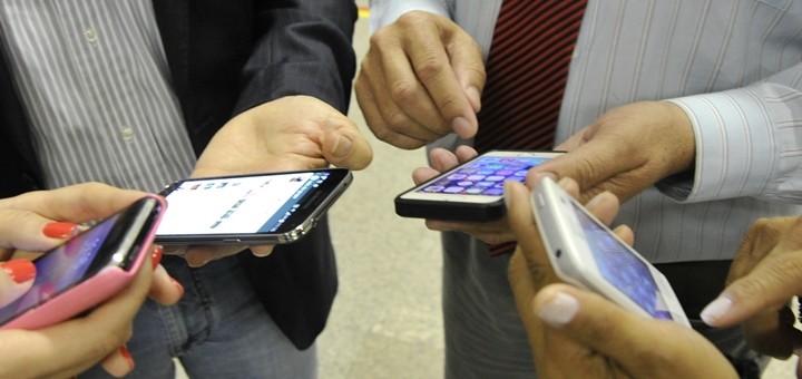 Pronóstico de comercialización de teléfonos celulares