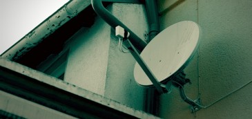 ClaroVTR vendió a TuVes su negocio de TV satelital para cumplir con las exigencias de la FNE