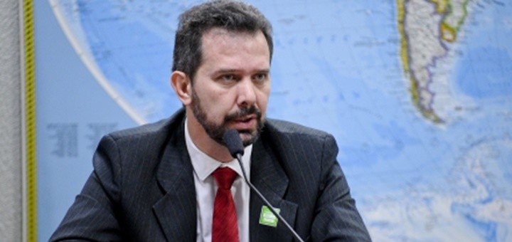 Secretario de Telecomunicaciones, Maximiliano Martinhão. Imagen: Ministerio de Comunicaciones de Brasil