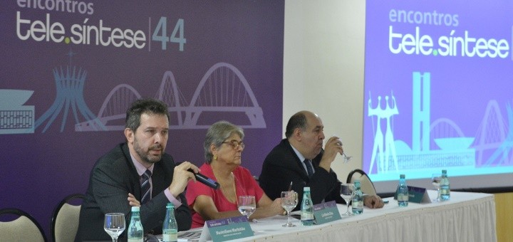 Maximiliano Martinhão, secretario de Telecomunicaciones del Ministerio de las Comunicaciones de Brasil en el Encuentro TeleSíntese. Imagen: Encuentro TeleSíntese.