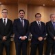 Firmaron los contratos de concesión de bloques en 700 MHz en Perú. Imagen: Proinversión.