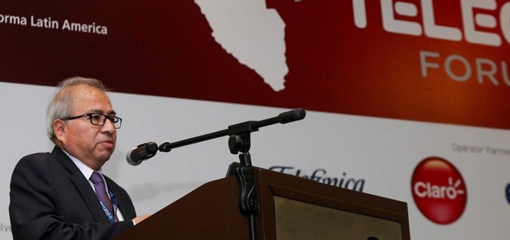El viceministro de Comunicaciones de Perú, Carlos Valdez Velásquez, disertó en Telecom Forum. Imagen: MTC.