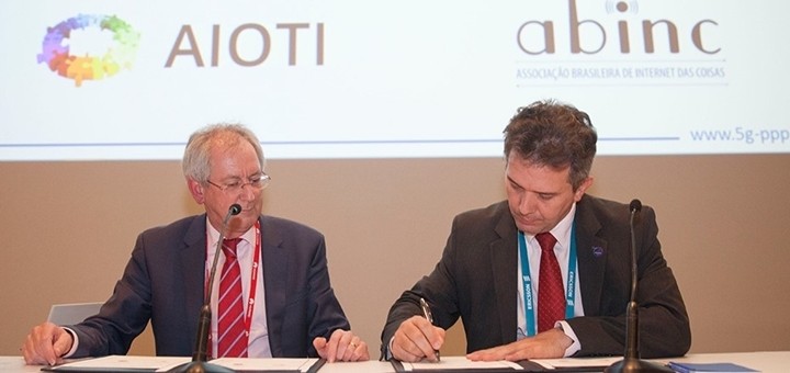 Brasil y la Unión Europea firman acuerdo en el Mobile World Congress. Imagen: MCTIC.