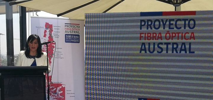 Ministra Paola Tapia anuncia adjudicación de FOA. Imagen: Subtel