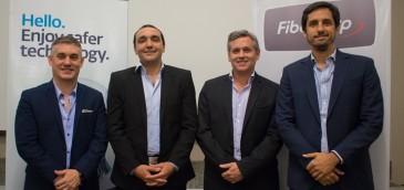 Alejandro Grisoni, Jefe de Producto de FiberCorp; Augusto Bainotti, Country Manager para Argentina de ESET Latinoamérica; Ignacio Ardohain, Gerente Comercial de FiberCorp y Federico Perez Acquisto, Gerente General de ESET Latinoamérica.