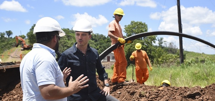 De Loredo supervisa obras en Misiones. Imagen: Arsat.