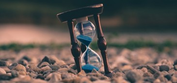 Reloj de arena. Imagen: Uroš Jovičić/Unsplash