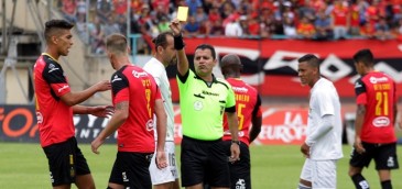 Partido de la serie A del fútbol ecuatoriano. Imagen: FEF.