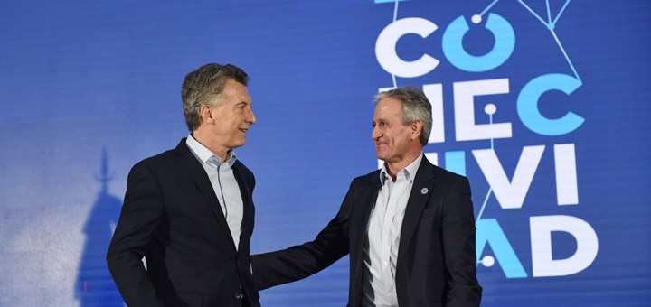 Mauricio Macri y Andrés Ibarra en el acto del Plan de Conectividad. Imagen: Twitter Andrés Ibarra