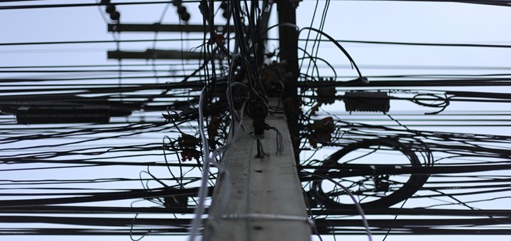 Operadores tendrán más facilidades para uso de postes eléctricos en México