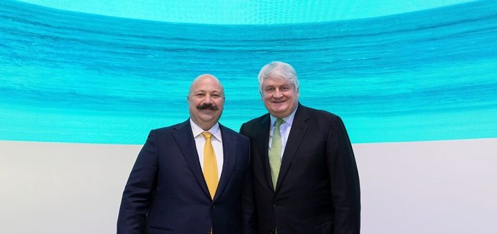El CEO de Turkcell y el de Digicel durante el MWC2019. Imagen: Digicel