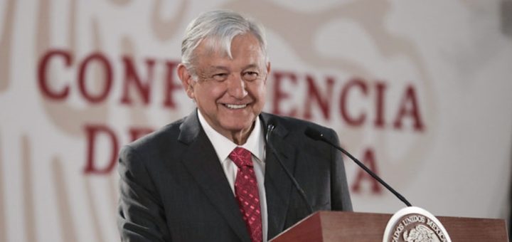 López Obrador peca de optimista y anuncia 50.000 kilómetros de fibra óptica para México