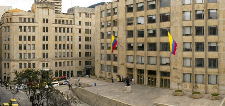 Colombia: la resistencia de los operadores obligó al regulador a modificar las condiciones de la subasta de espectro