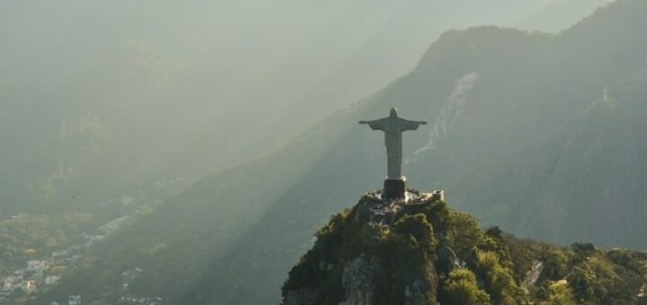 Claro Brasil cerró 2024 con un incremento de ingresos del 7,4%
