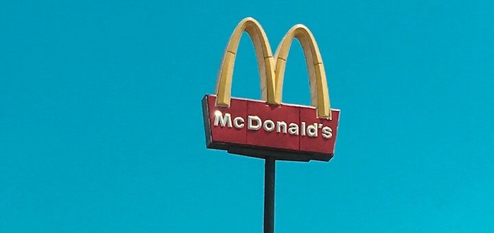 AT&T y McDonalds expanden su colaboración para ofrecer mejor conectividad a la cadena de comida rápida