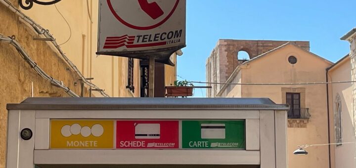 Un fondo británico compra el 10% de Telecom Italia y el ente de competencia cuestiona la fusión entre Swisscom y Vodafone