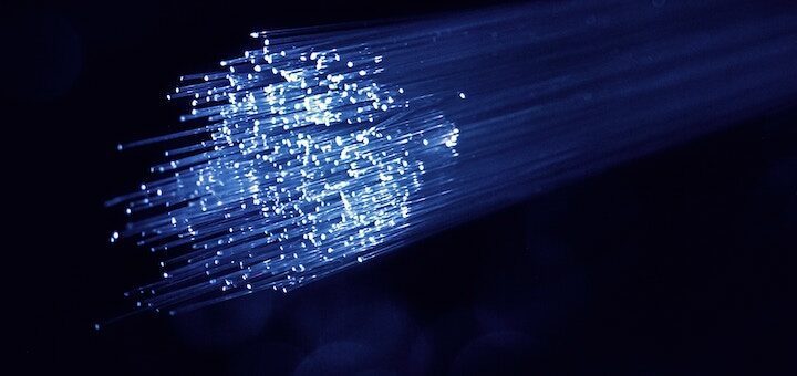 La fibra óptica se impone como tecnología de conectividad en Perú y Claro se baja del podio de la banda ancha