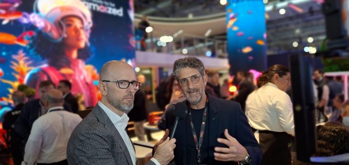 Amdocs le pone pasión a la hora de explicar el horizonte que inaugura IA y en cómo el MWC pasó de hablar de 5G a demostrar para qué sirve