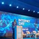 Argentina: el sector pidió bajar la carga impositiva y el gobierno anticipó cambios en el servicio universal, en el inicio del Internet Day