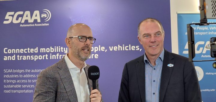 La industria automotriz y de las telcos trabajan juntas para cumplir la promesa de 5G y la 5GAA lo explica en el MWC2025
