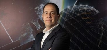 “Queremos viabilizar que cuando un cliente salga de su zona de cobertura móvil, entre en una zona de cobertura satelital, y que esto pueda fluir”