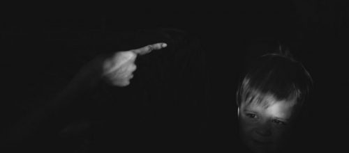 Unsplash - Artyom Kabajev