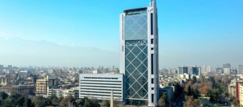 Telefónica Chile reactiva la venta de su edificio con forma de celular ¿para saldar deudas con la casa matriz?
