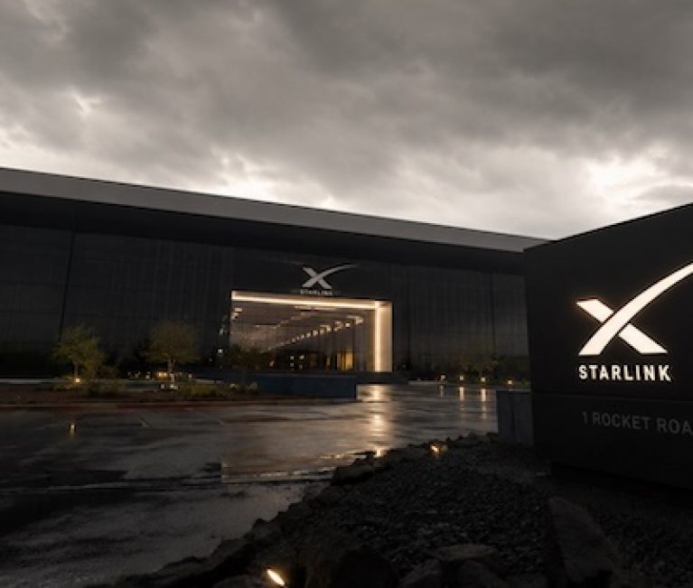 Starlink quiere ser el cuarto operador móvil de Estados Unidos. ¿Para qué?